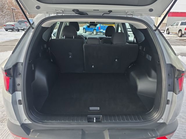 Used 2023 Hyundai Tucson SE image 25