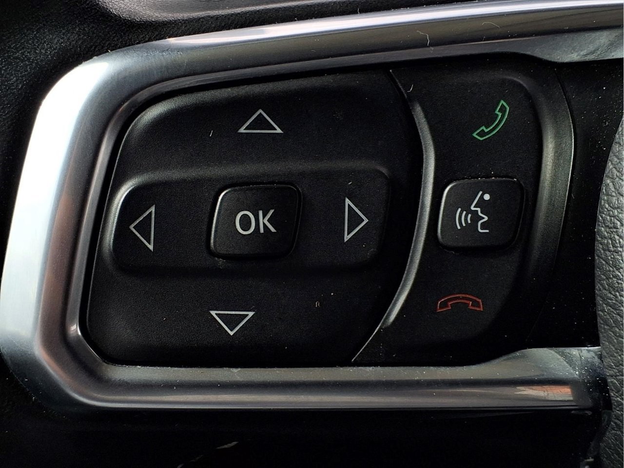 Used 2022 Jeep Wrangler Unlimited Sahara AWD/4WD image 25
