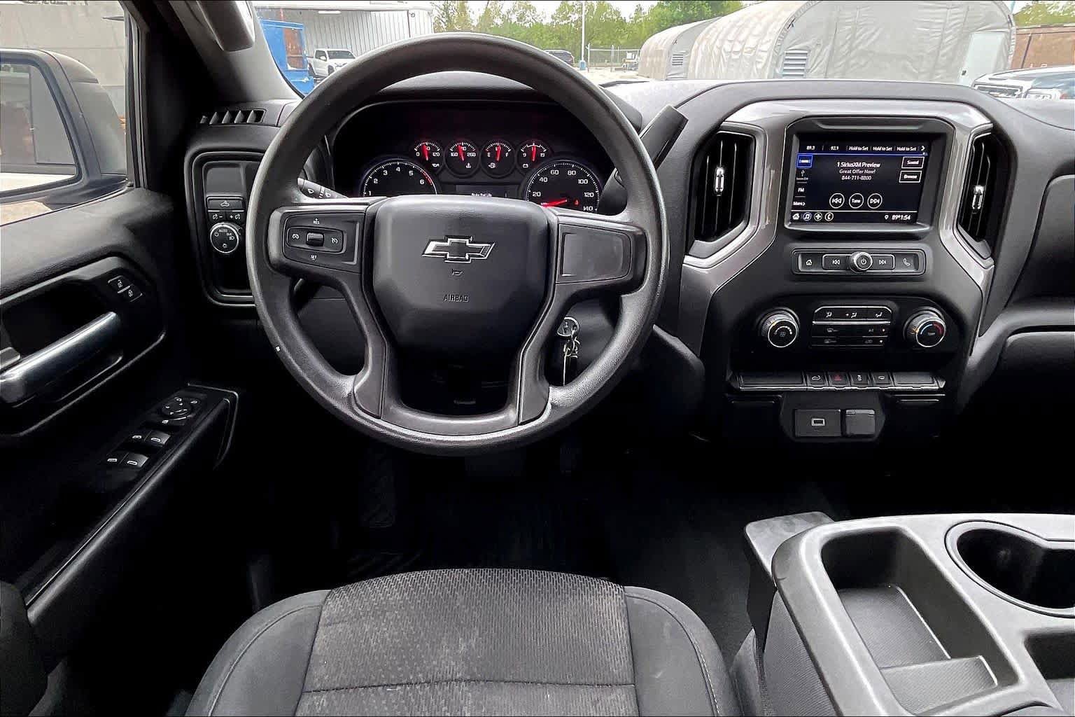 Used 2020 Chevrolet Silverado 1500 Custom w/ Custom Value Package RWD image 4