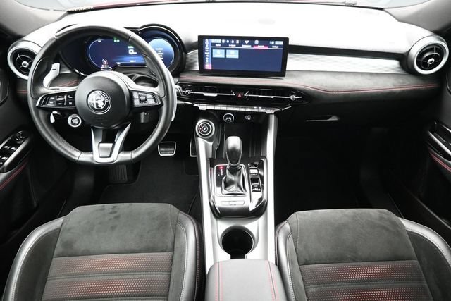 Used 2024 Alfa Romeo Tonale Veloce AWD/4WD image 11