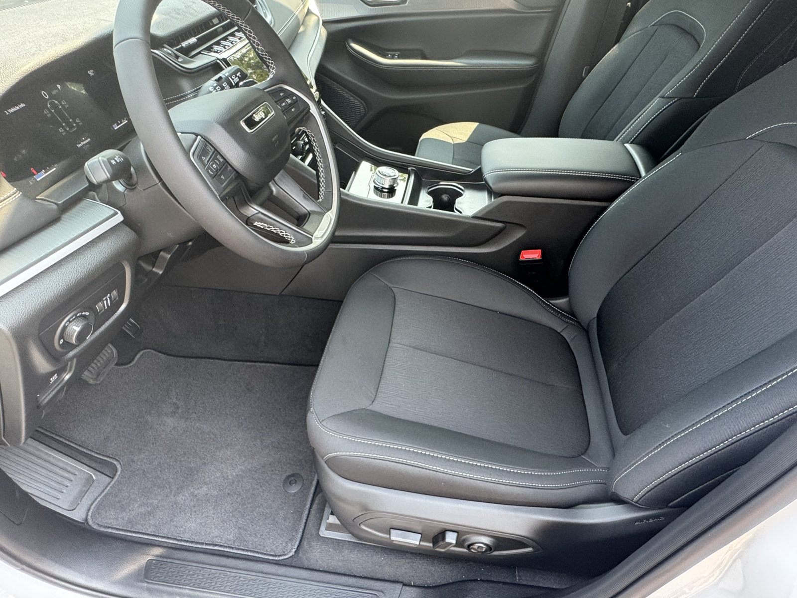 New 2026 Jeep Grand Cherokee L Laredo RWD image 9