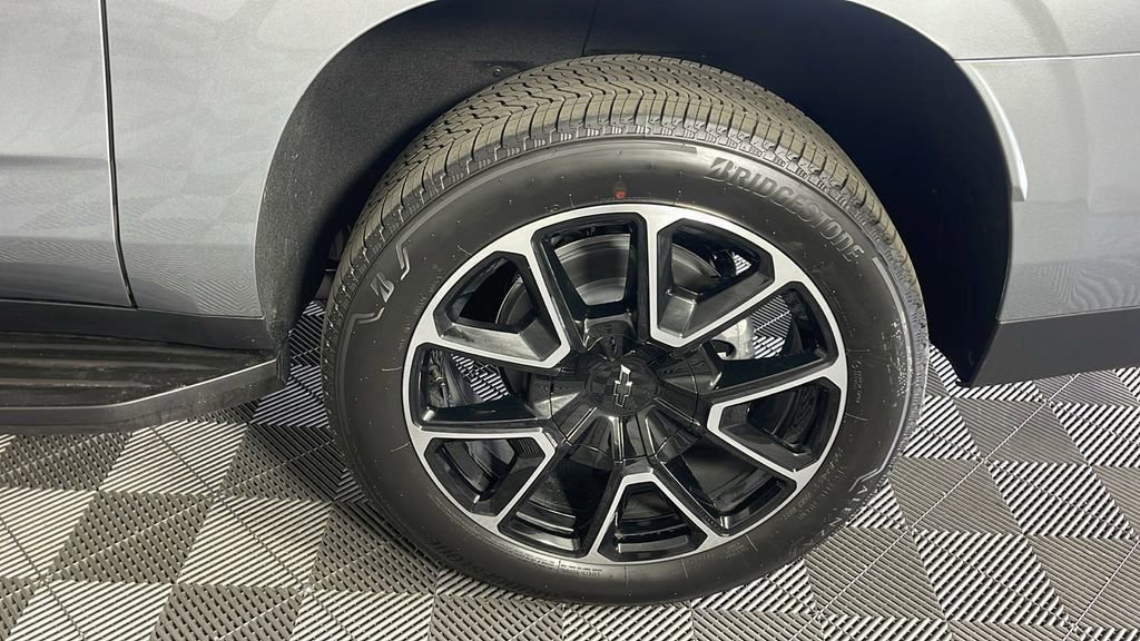New 2025 Chevrolet Suburban RST w/ Advanced Technology Package image 35