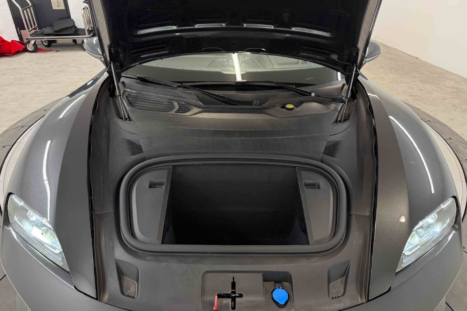 Certified 2025 Porsche Taycan 4S AWD/4WD image 31