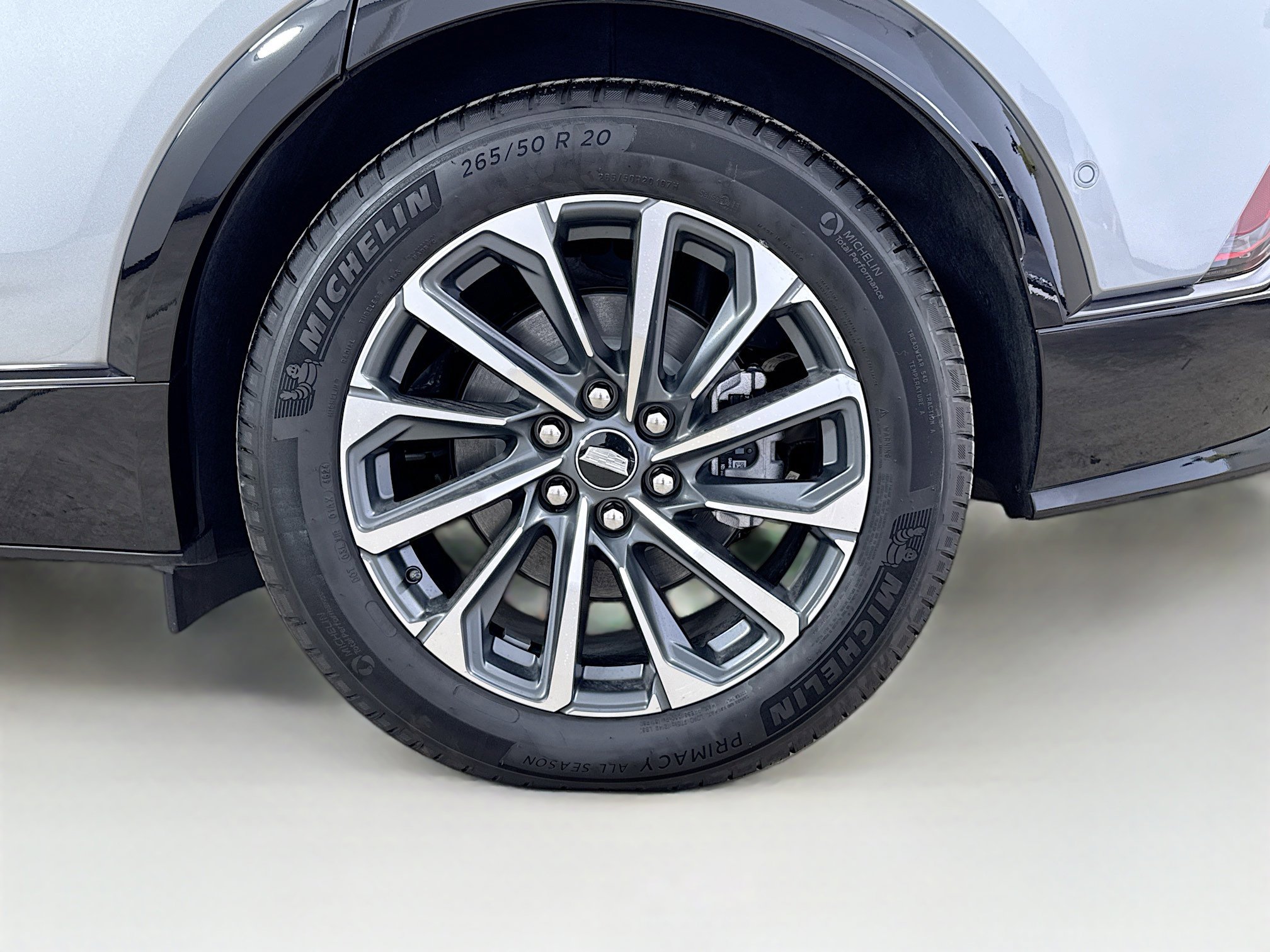 Used 2025 Cadillac Lyriq Sport image 33