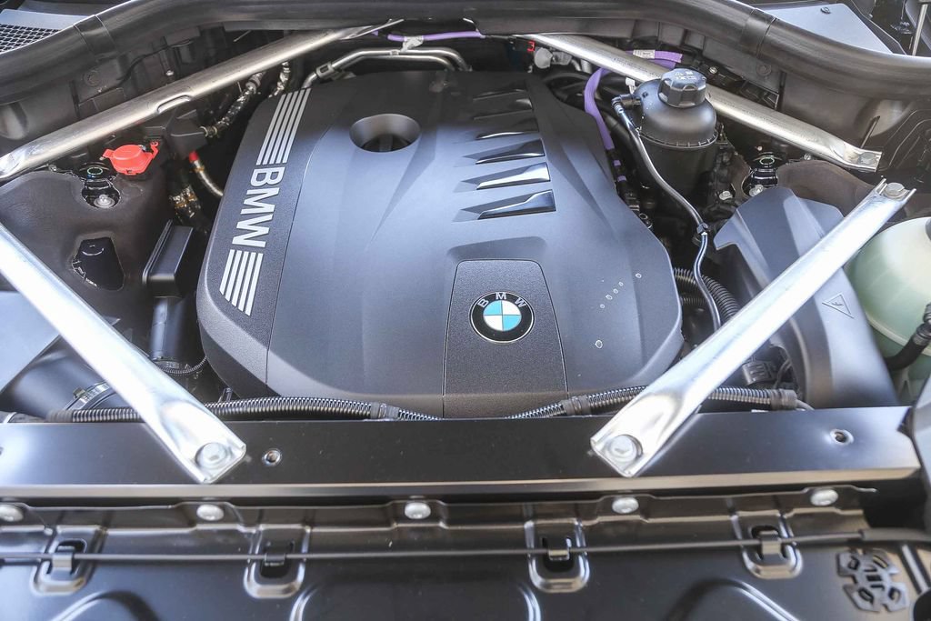 Used 2026 BMW X7 xDrive40i w/ M Sport Package AWD/4WD image 24