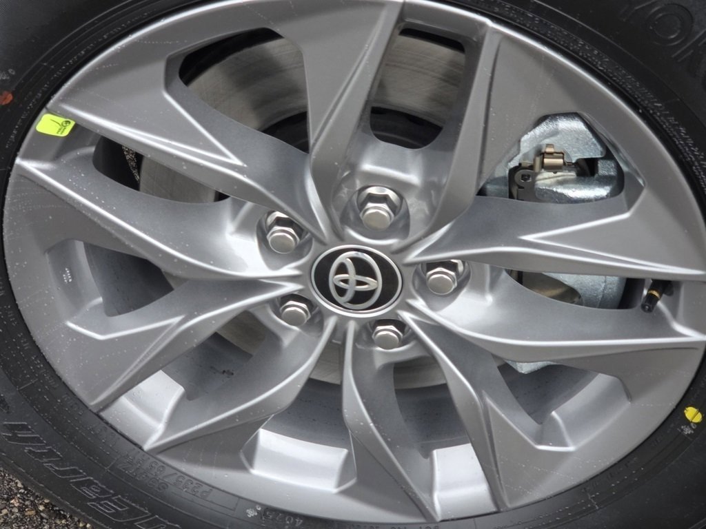 New 2026 Toyota Sienna LE image 16