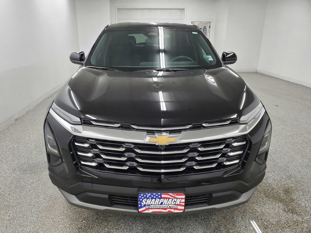 Used 2026 Chevrolet Equinox LT FWD image 2