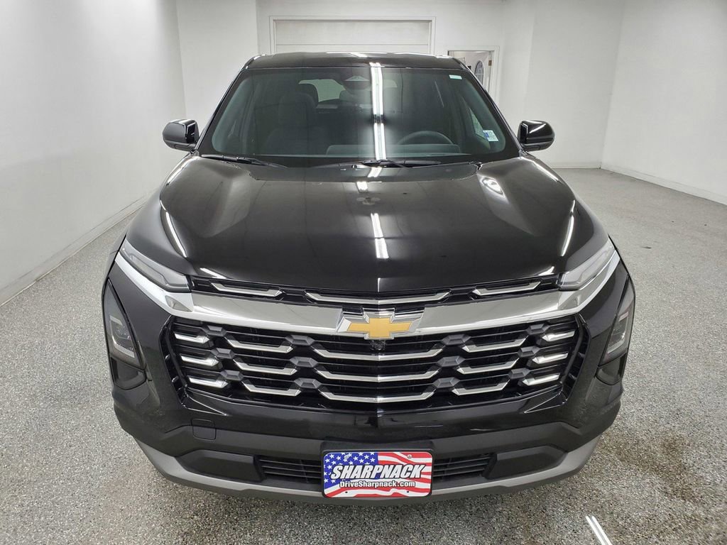 Used 2026 Chevrolet Equinox LT FWD image 2