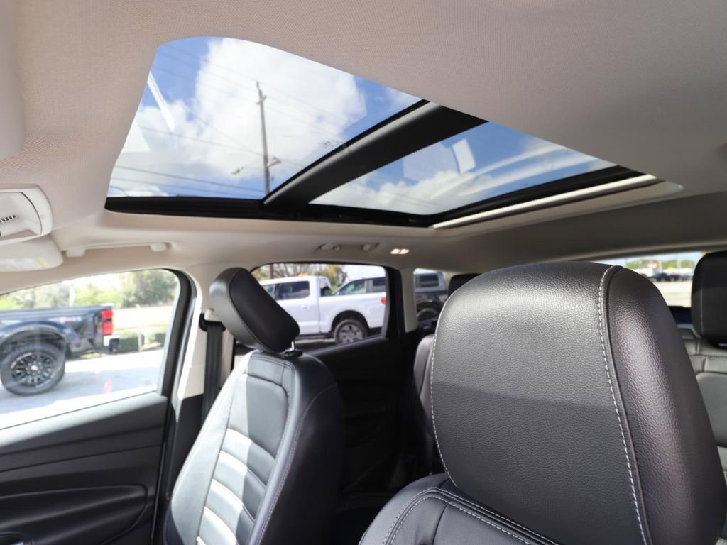 Certified 2019 Ford Escape Titanium image 4