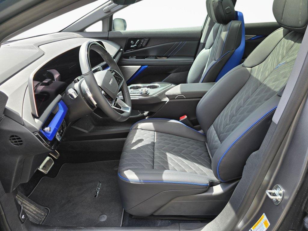 New 2026 Cadillac Optiq V w/ Magnus Launch Edition AWD/4WD image 32
