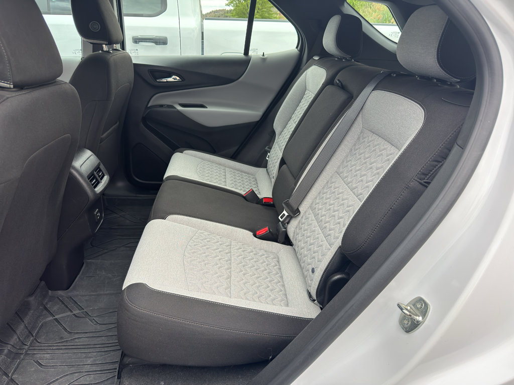 Used 2023 Chevrolet Equinox LS AWD/4WD image 31
