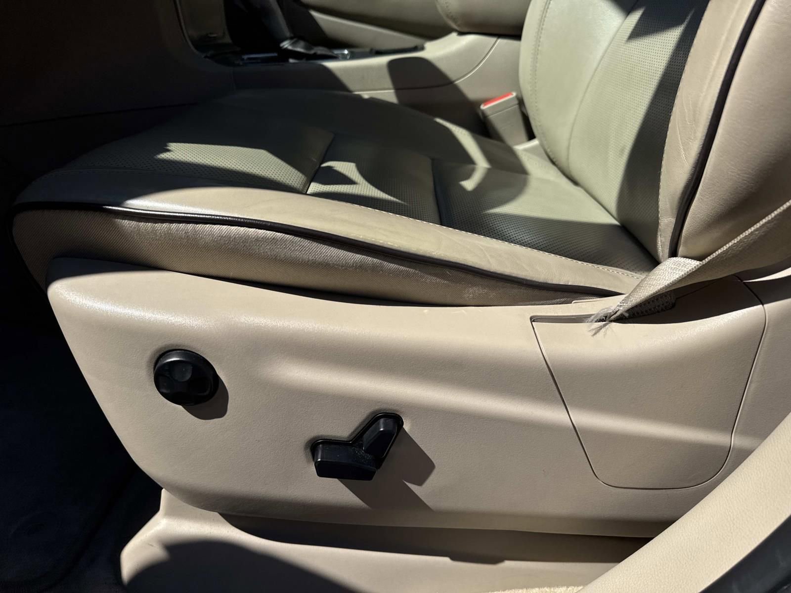 Used 2019 Jeep Grand Cherokee Overland image 18