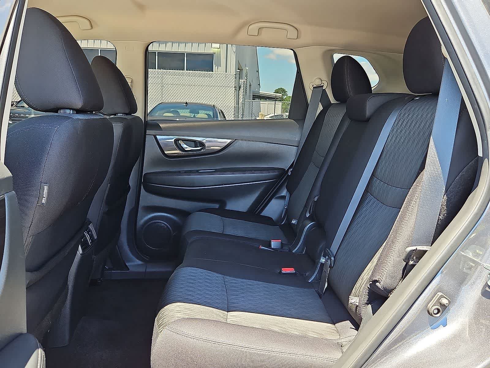 Used 2018 Nissan Rogue SV w/ Premium Package FWD image 30