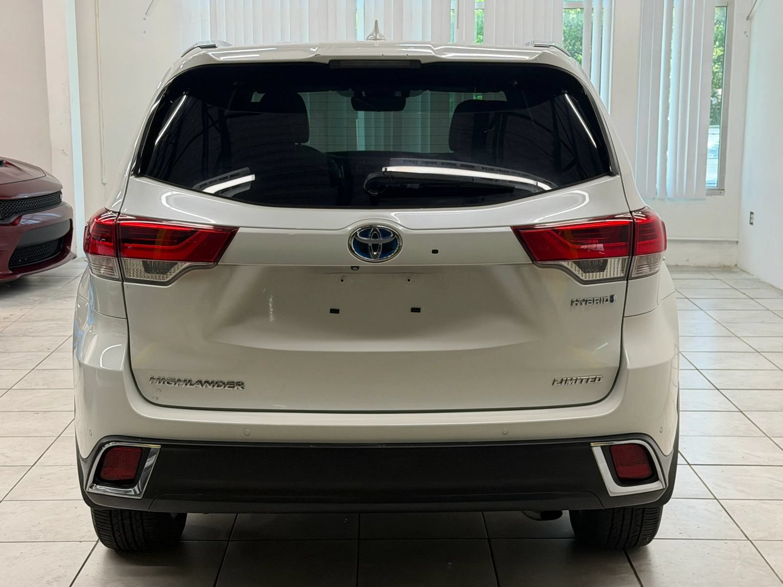 Used 2018 Toyota Highlander Limited Platinum AWD/4WD image 8