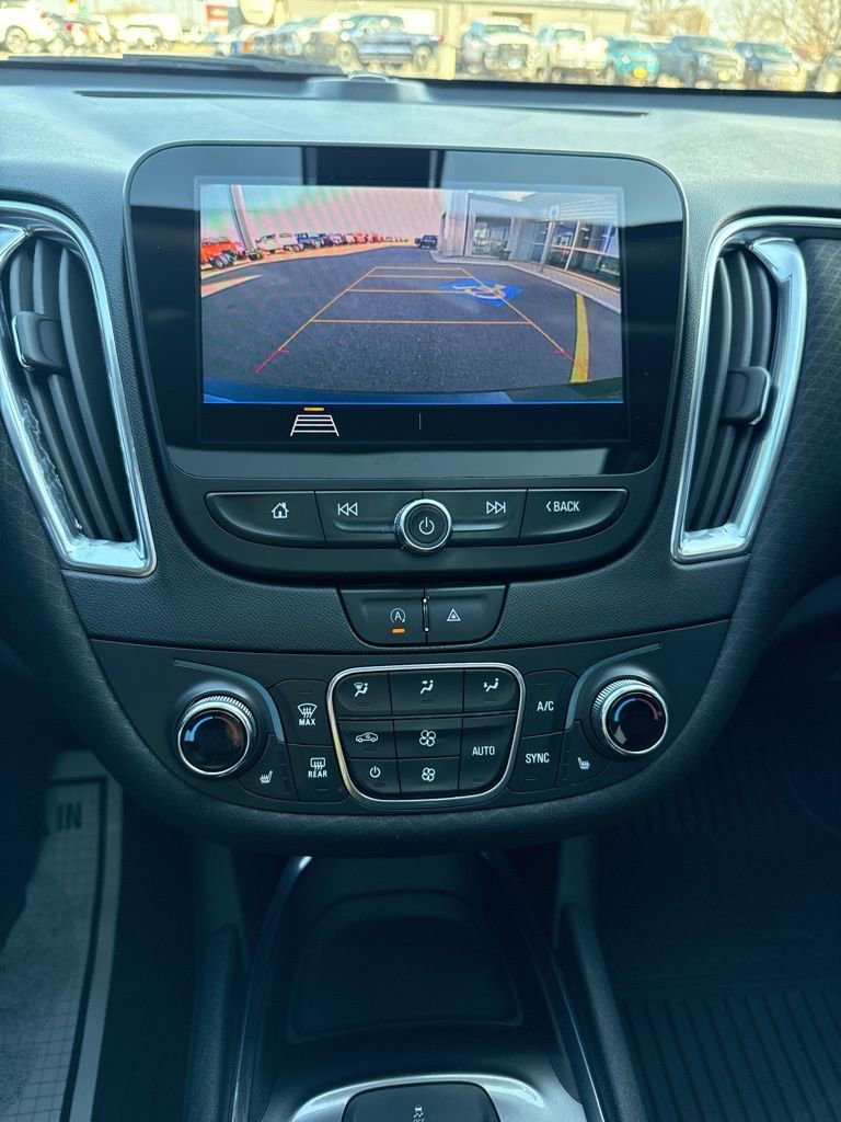 Used 2020 Chevrolet Malibu LT image 16