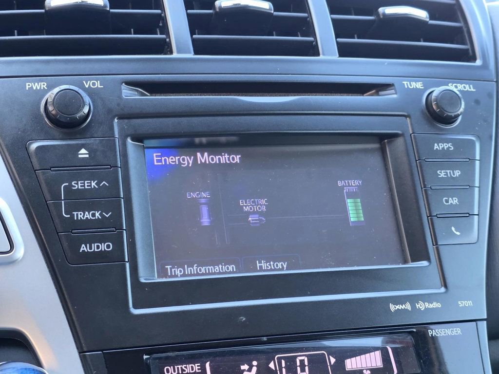 Used 2013 Toyota Prius V Five FWD image 16