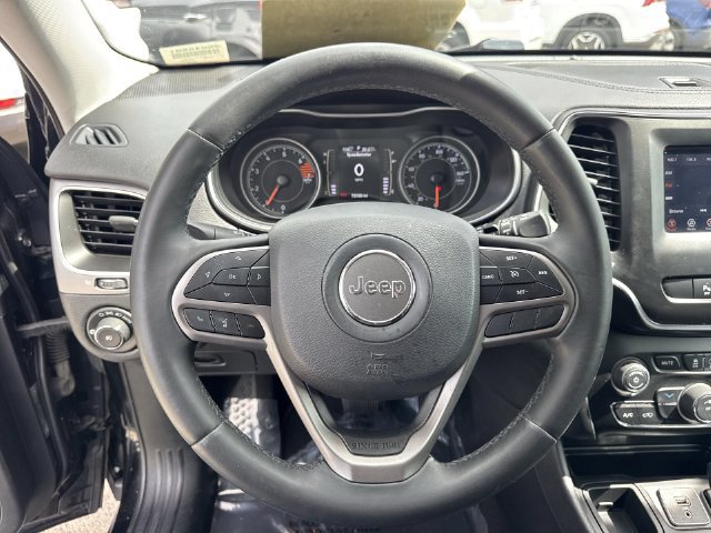 Used 2019 Jeep Cherokee Latitude Plus FWD image 14