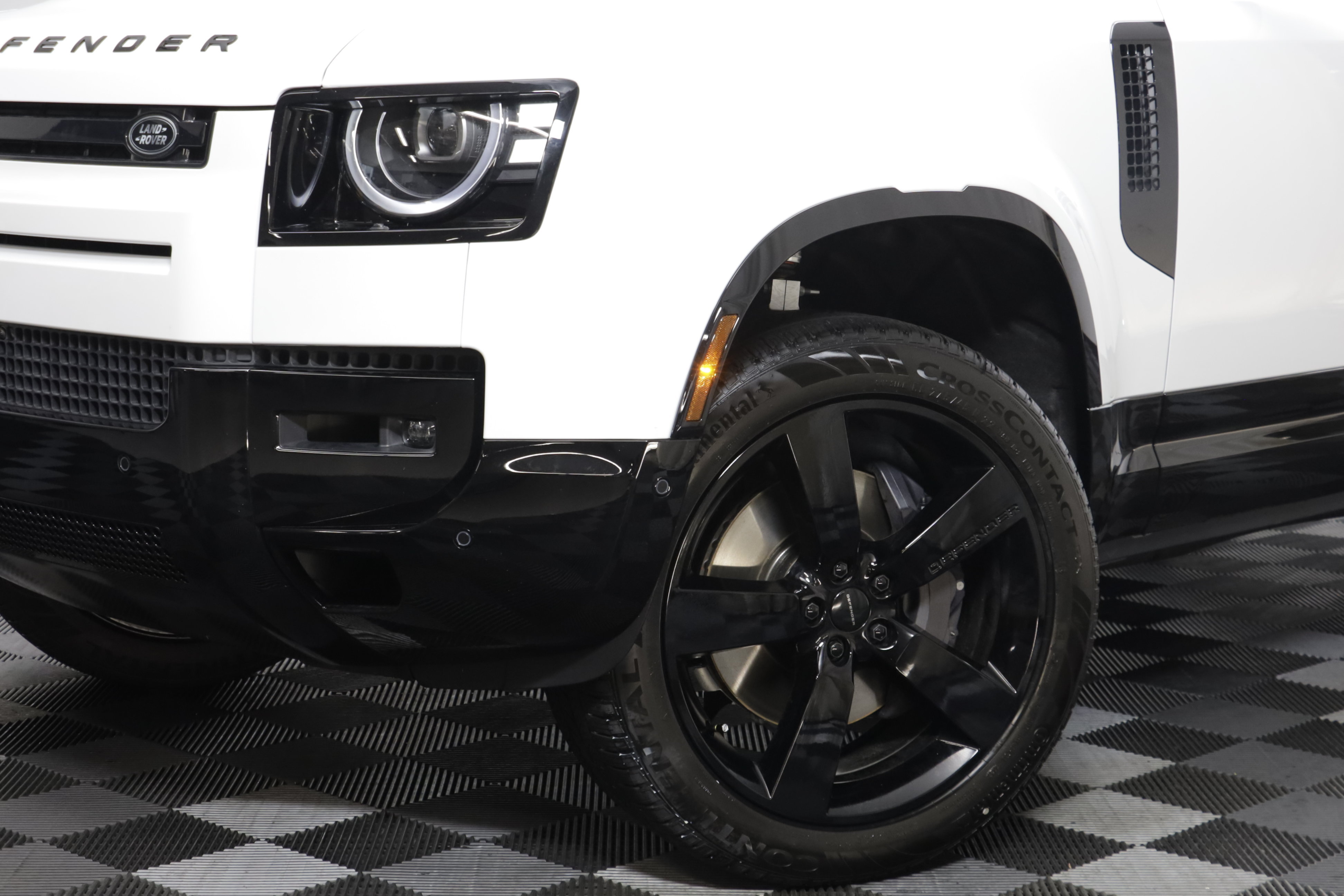 New 2026 Land Rover Defender 110 X-Dynamic SE AWD/4WD image 4