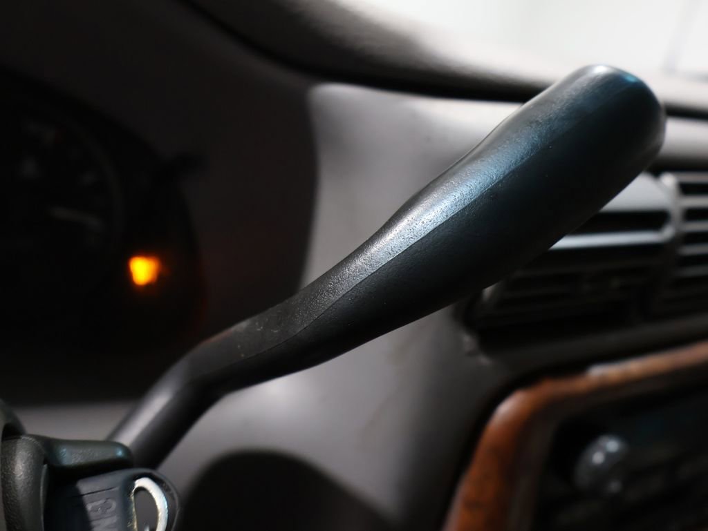 Used 2002 Oldsmobile Silhouette GLS w/ Towing Pkg image 28