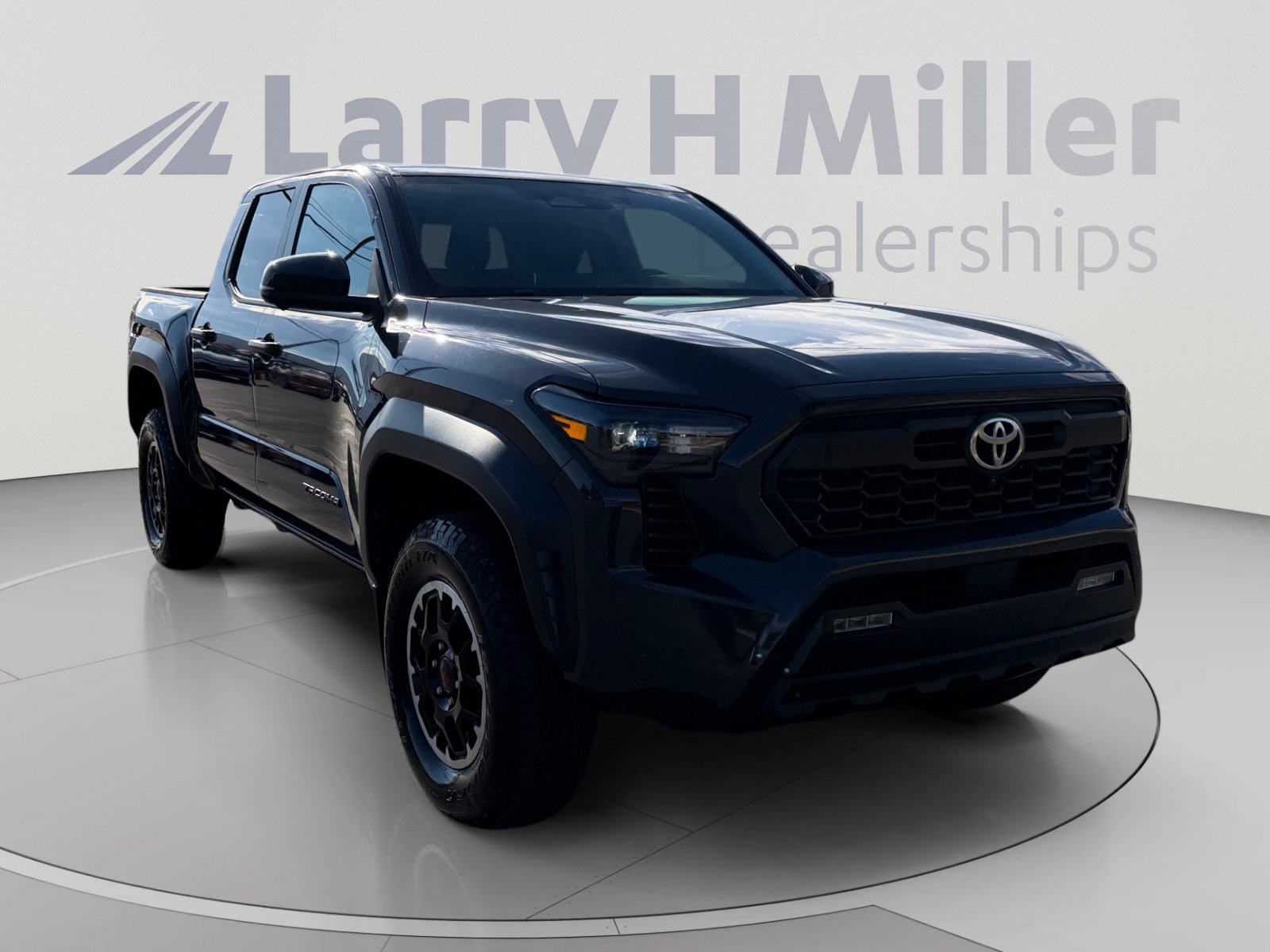 Used 2024 Toyota Tacoma TRD Off-Road w/ TRD Off Road Premium Package AWD/4WD image 7