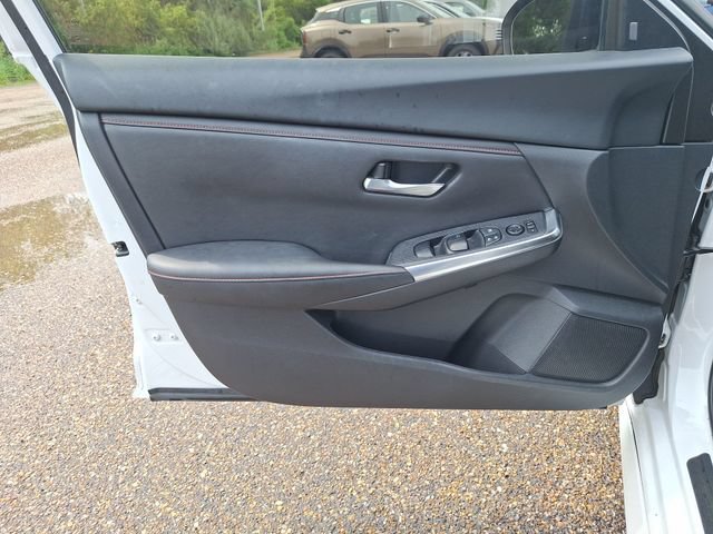 Certified 2024 Nissan Sentra SR FWD image 11
