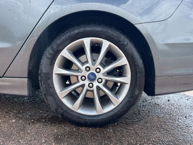 Used 2017 Ford Fusion SE FWD image 11