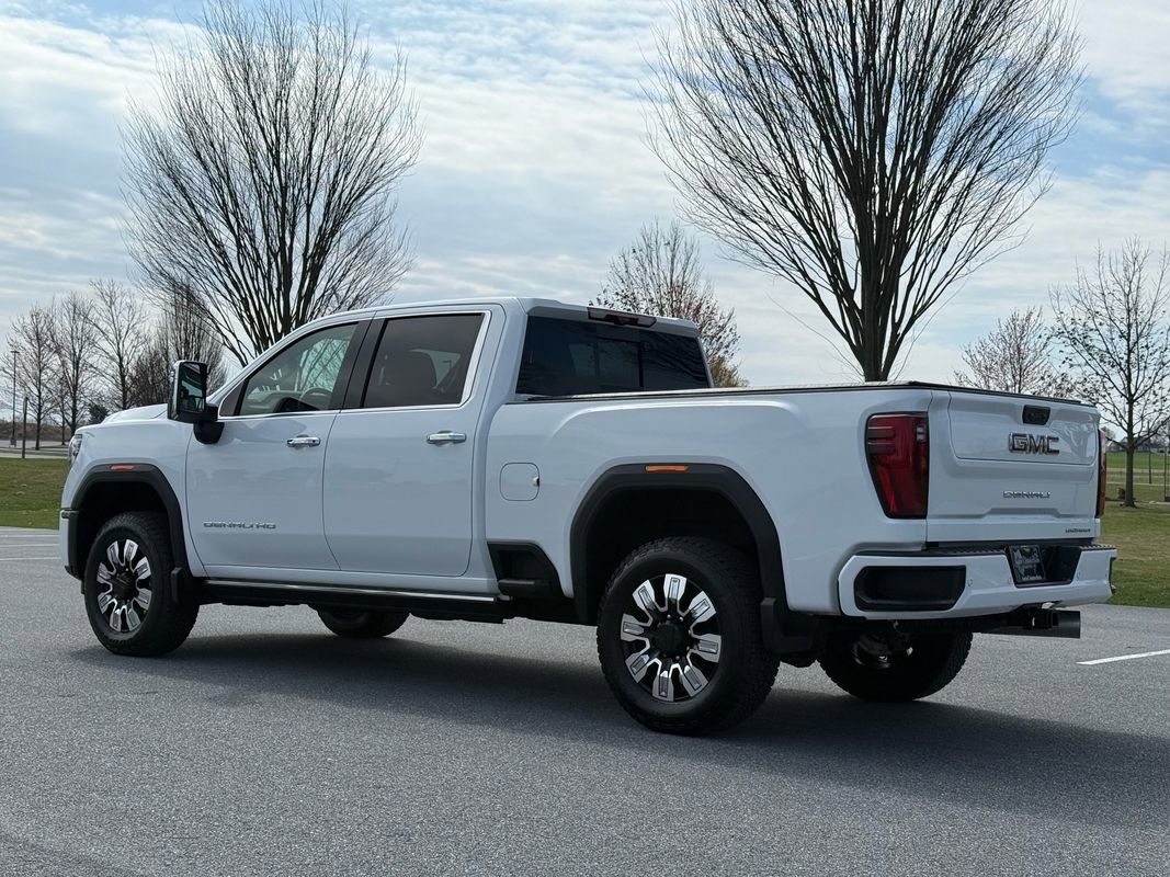 Used 2025 GMC Sierra 3500 Denali w/ Denali Reserve Package image 5
