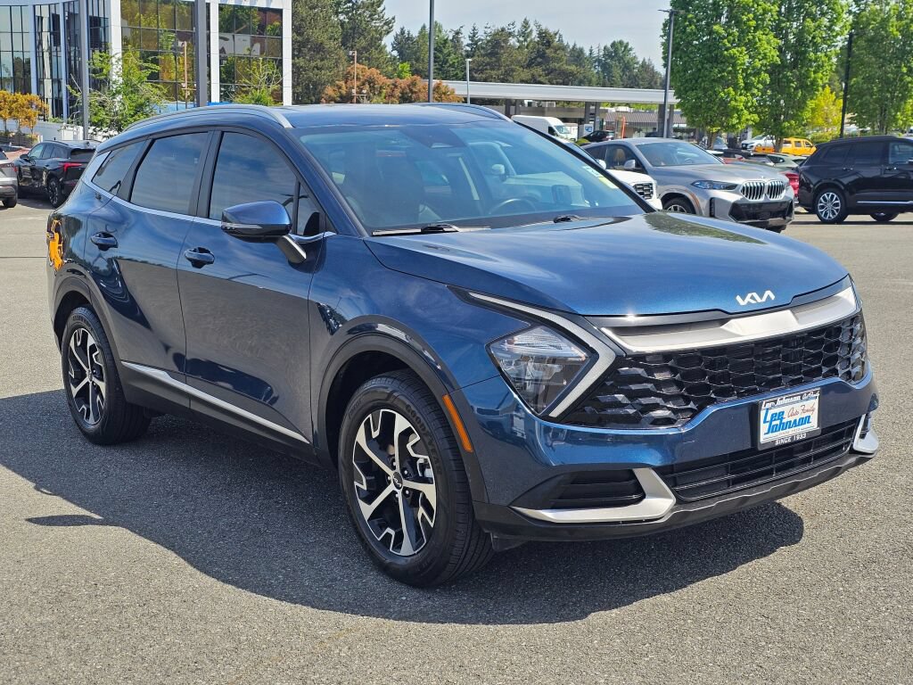 Used 2023 Kia Sportage EX AWD/4WD image 3