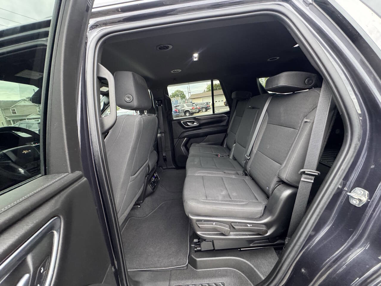 Used 2022 Chevrolet Tahoe 4WD image 32
