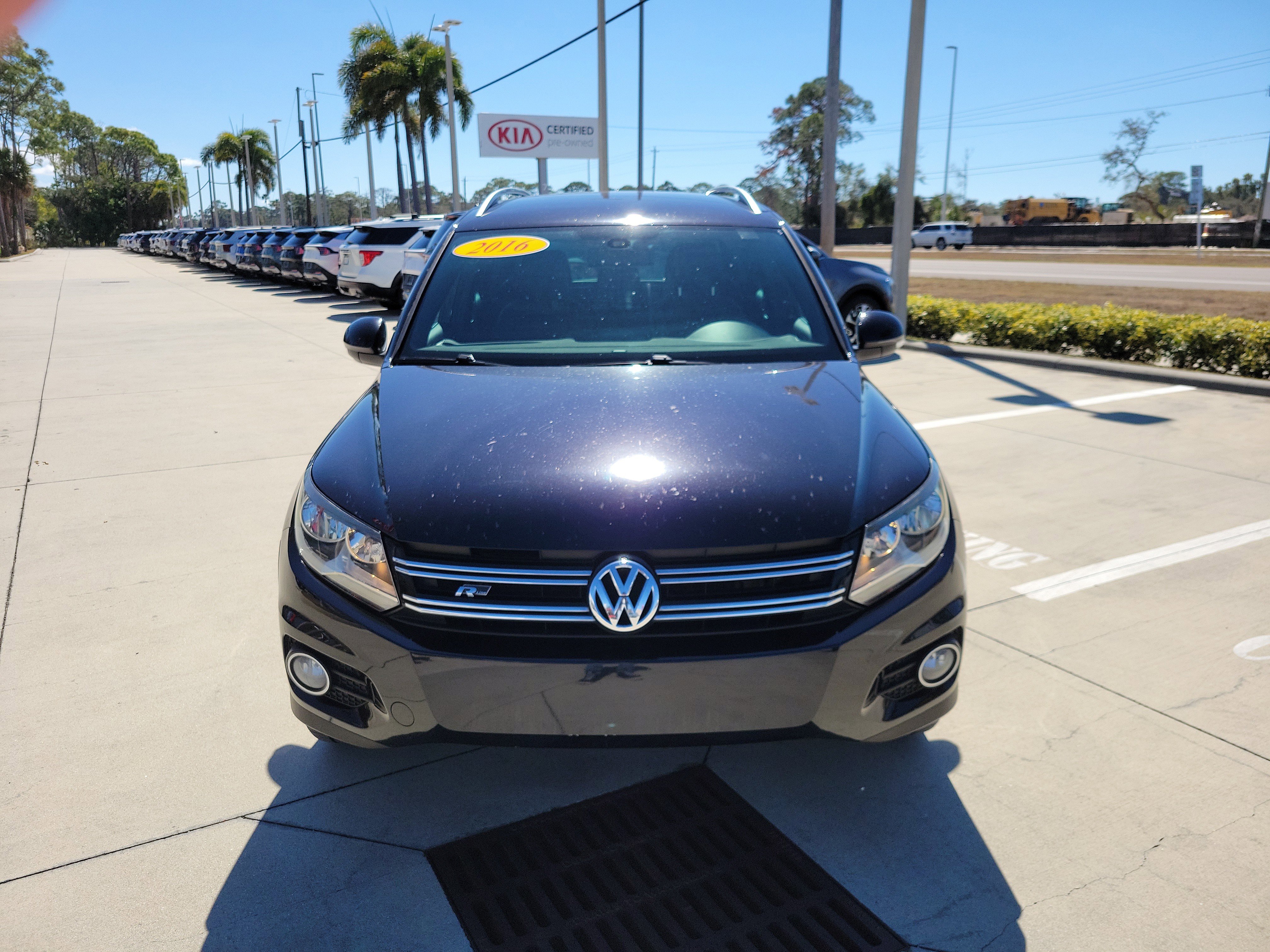 Used 2016 Volkswagen Tiguan R-Line image 2
