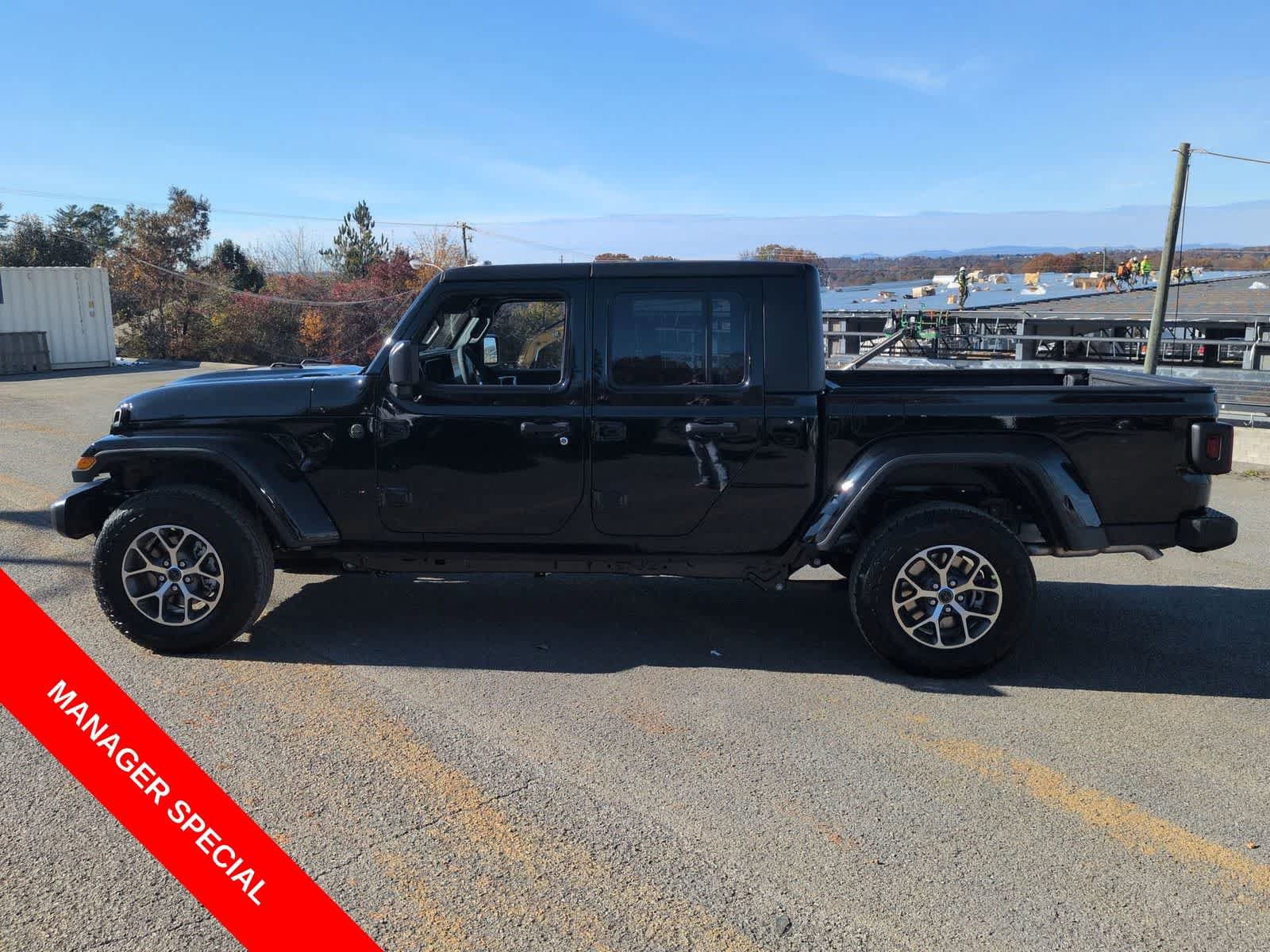 New 2026 Jeep Gladiator Sport AWD/4WD image 5