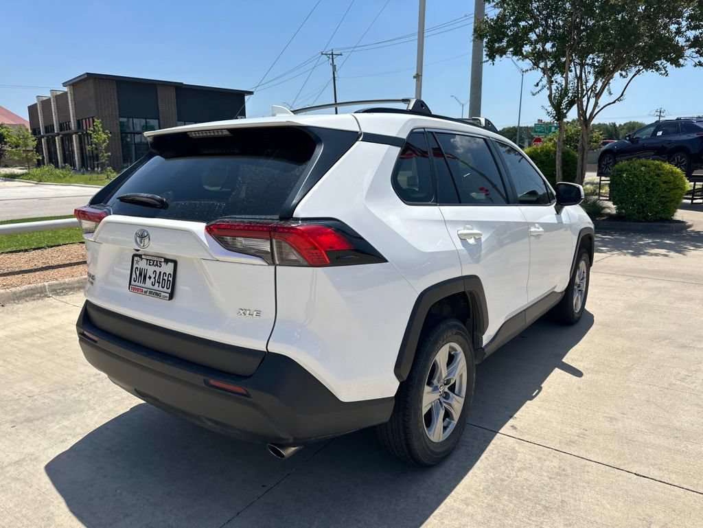 Certified 2022 Toyota RAV4 XLE FWD image 5