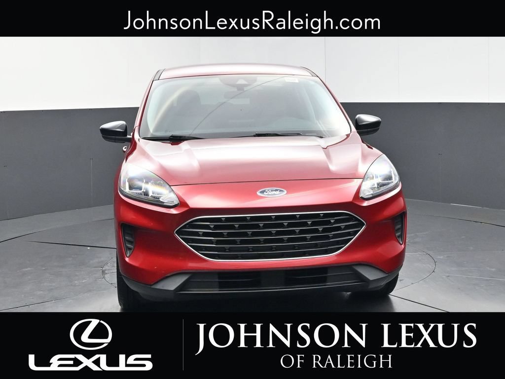 Used 2021 Ford Escape SE w/ SE Sport Appearance Package FWD image 4