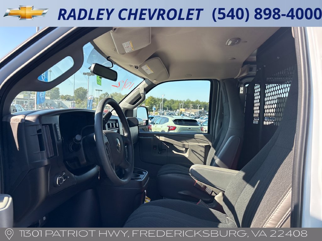 Certified 2025 Chevrolet Express 2500 w/ Driver Convenience Package RWD image 3