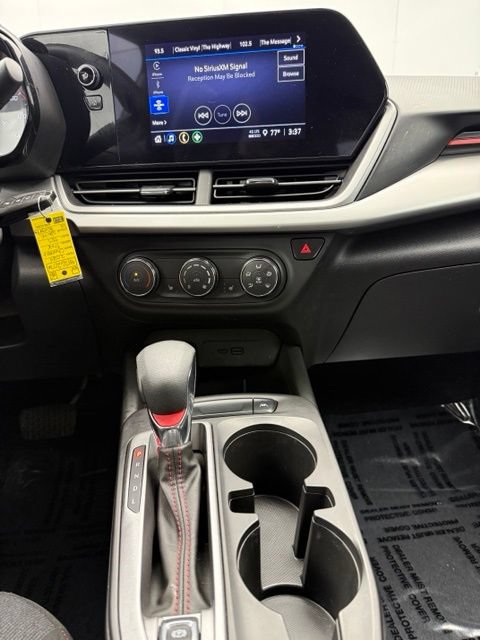 Used 2024 Chevrolet Trax RS FWD image 4