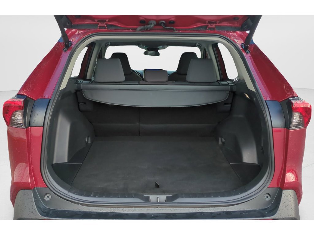 Used 2025 Toyota RAV4 XLE w/ Convenience Package FWD image 9