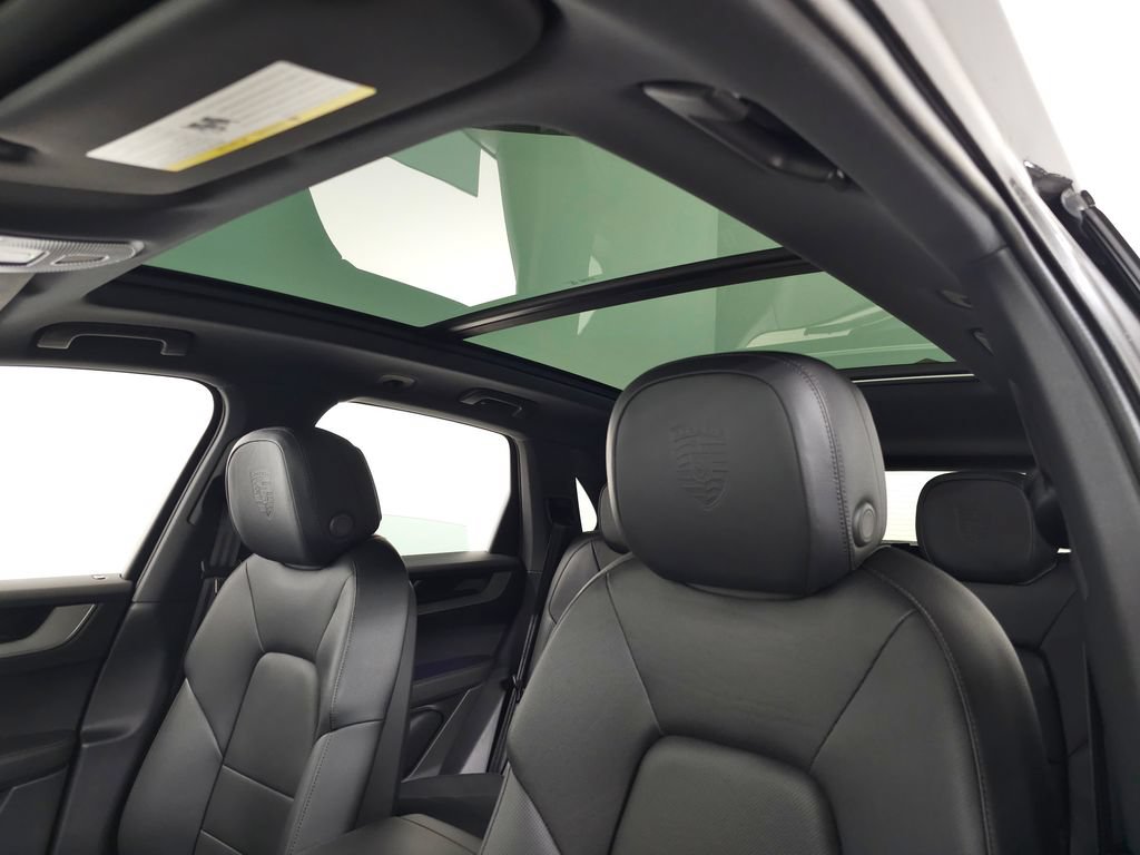 Used 2025 Porsche Cayenne E-Hybrid AWD/4WD image 19