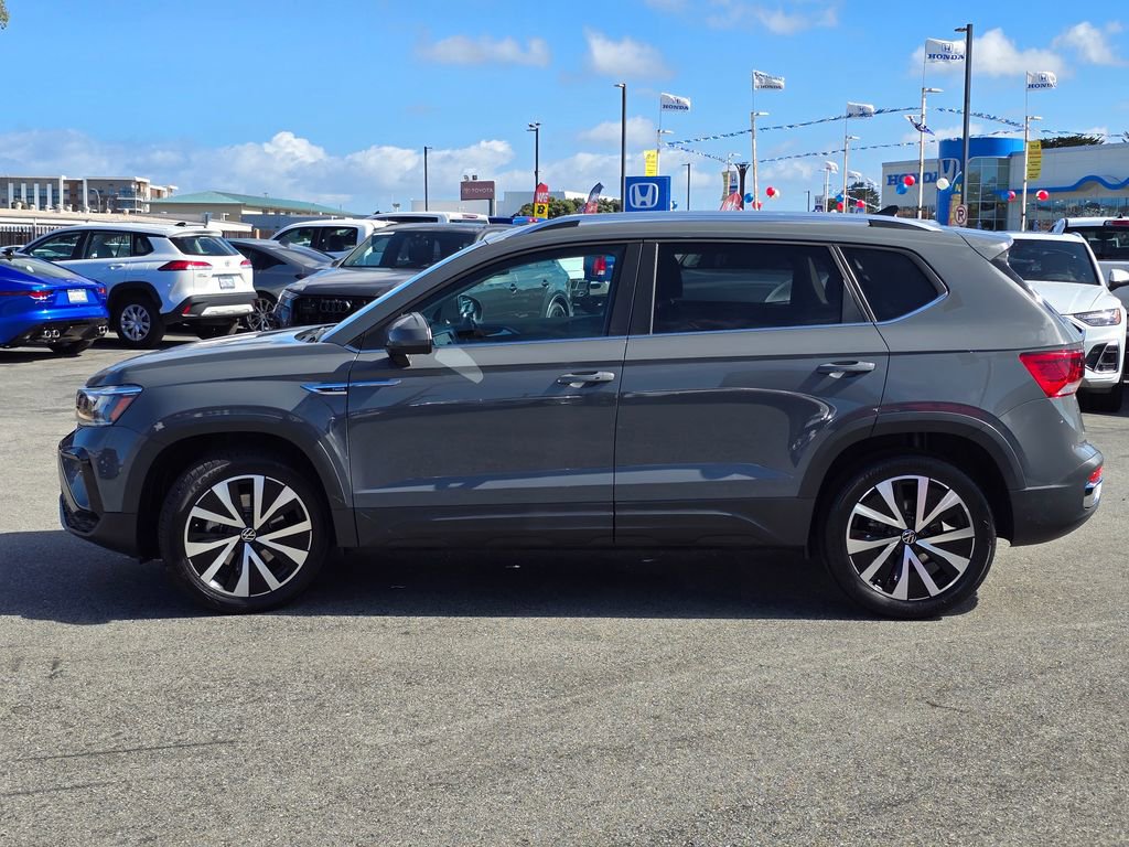 Used 2022 Volkswagen Taos SE image 32