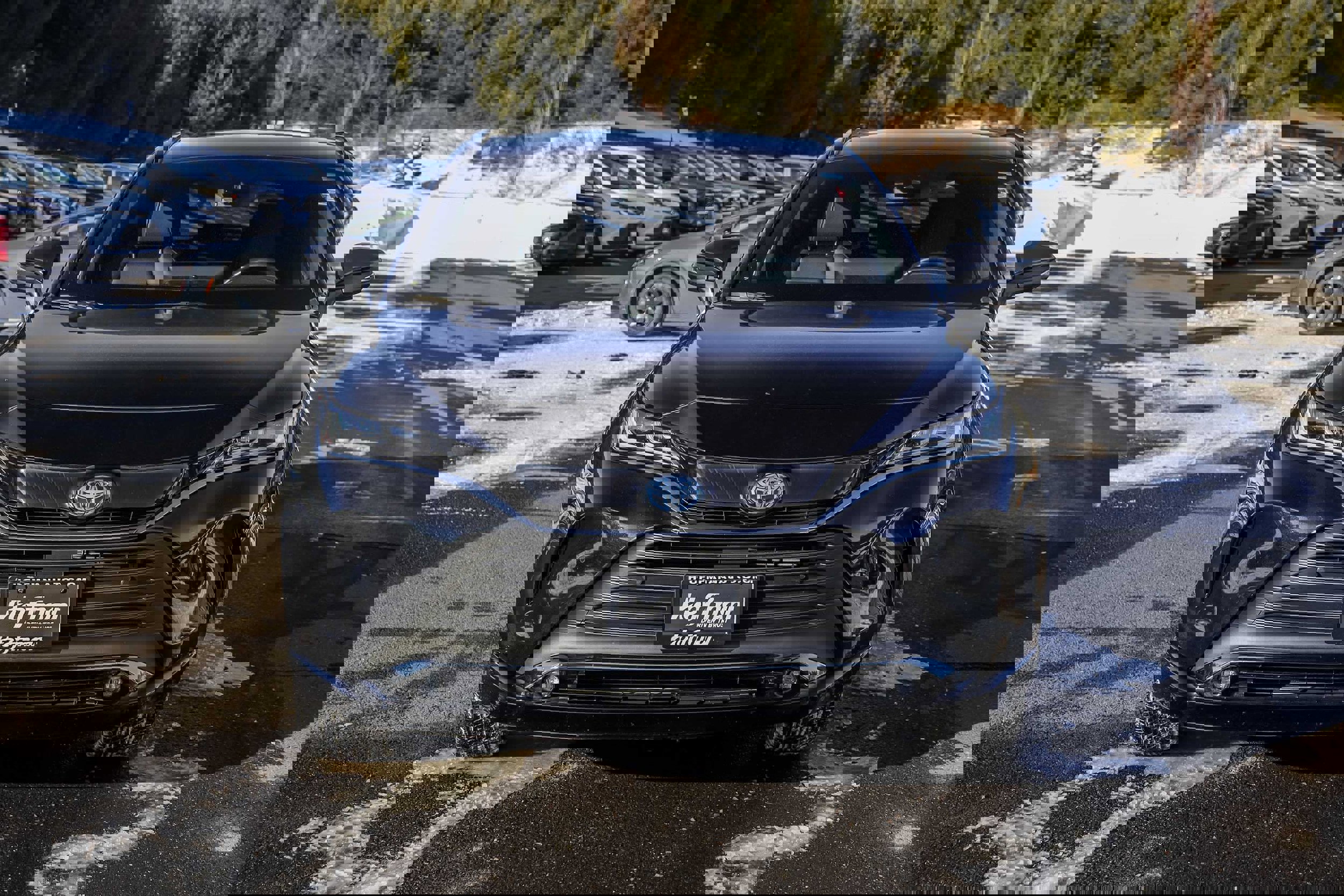 Used 2024 Toyota Venza Nightshade image 3