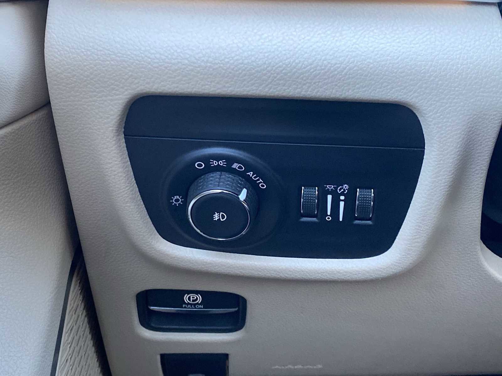 Certified 2022 Jeep Grand Cherokee Limited image 21