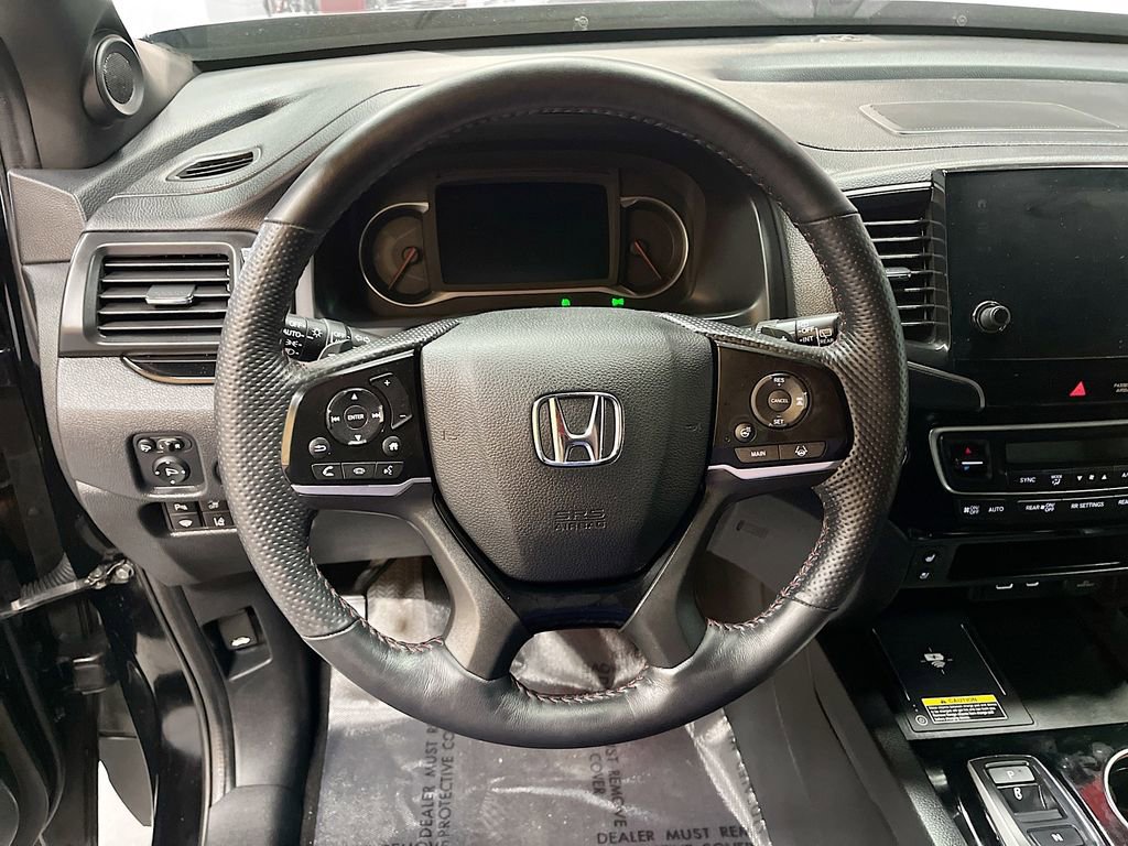 Used 2025 Honda Passport Black Edition image 11