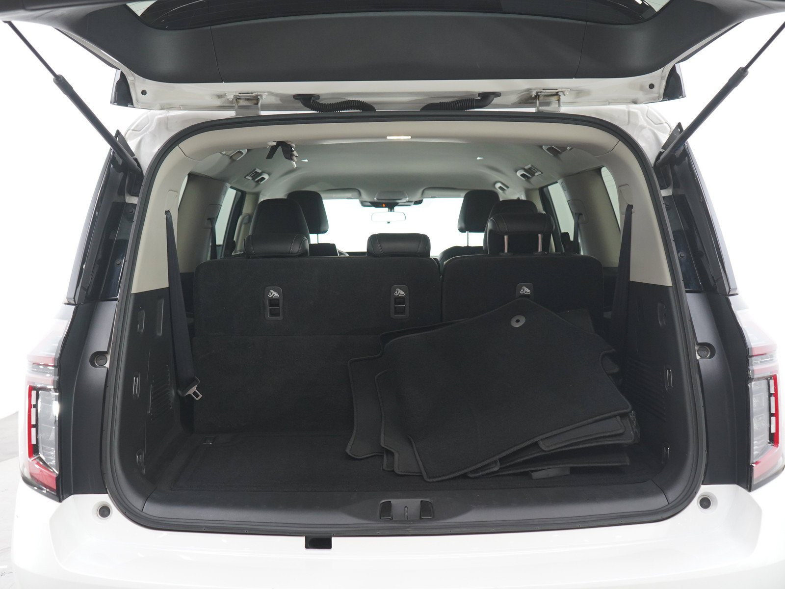 Certified 2025 Nissan Armada SV AWD/4WD image 18