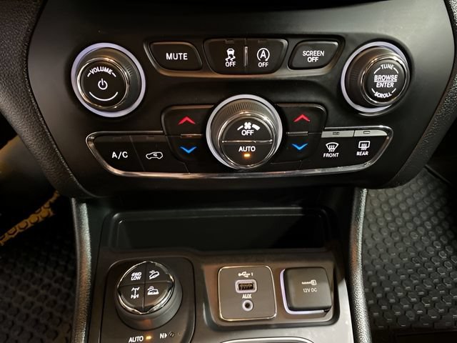 Used 2022 Jeep Cherokee Trailhawk w/ Trailer Tow Group AWD/4WD image 18