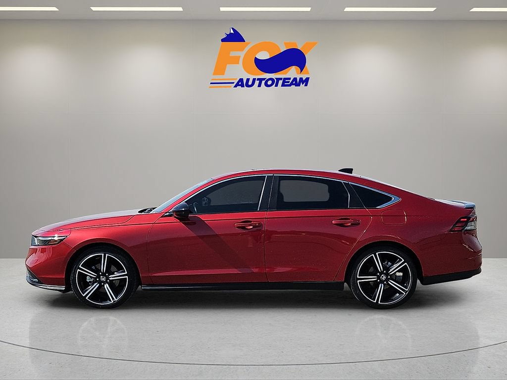 Used 2024 Honda Accord Sport image 2
