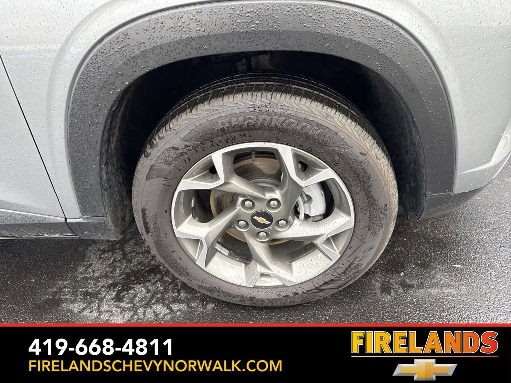 Used 2025 Chevrolet Trax LT w/ LT Convenience Package image 22