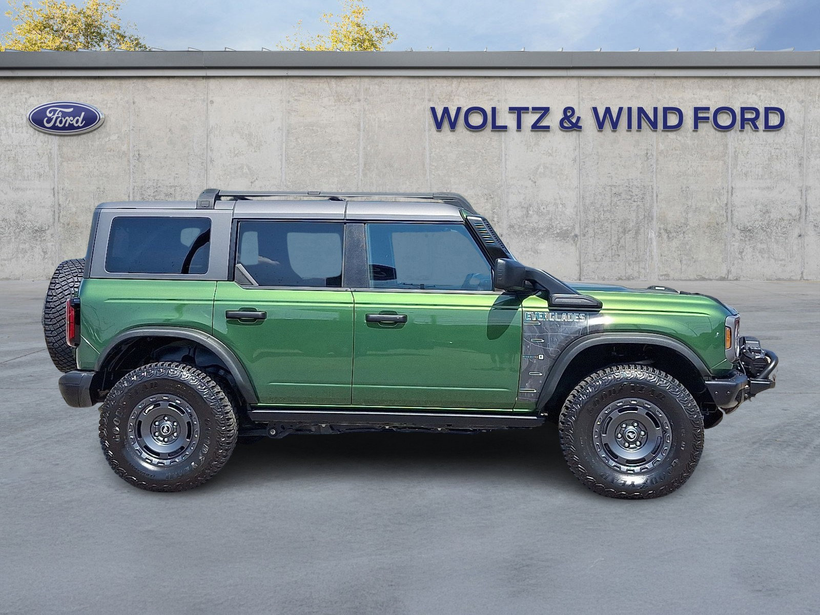 Used 2024 Ford Bronco Everglades image 7