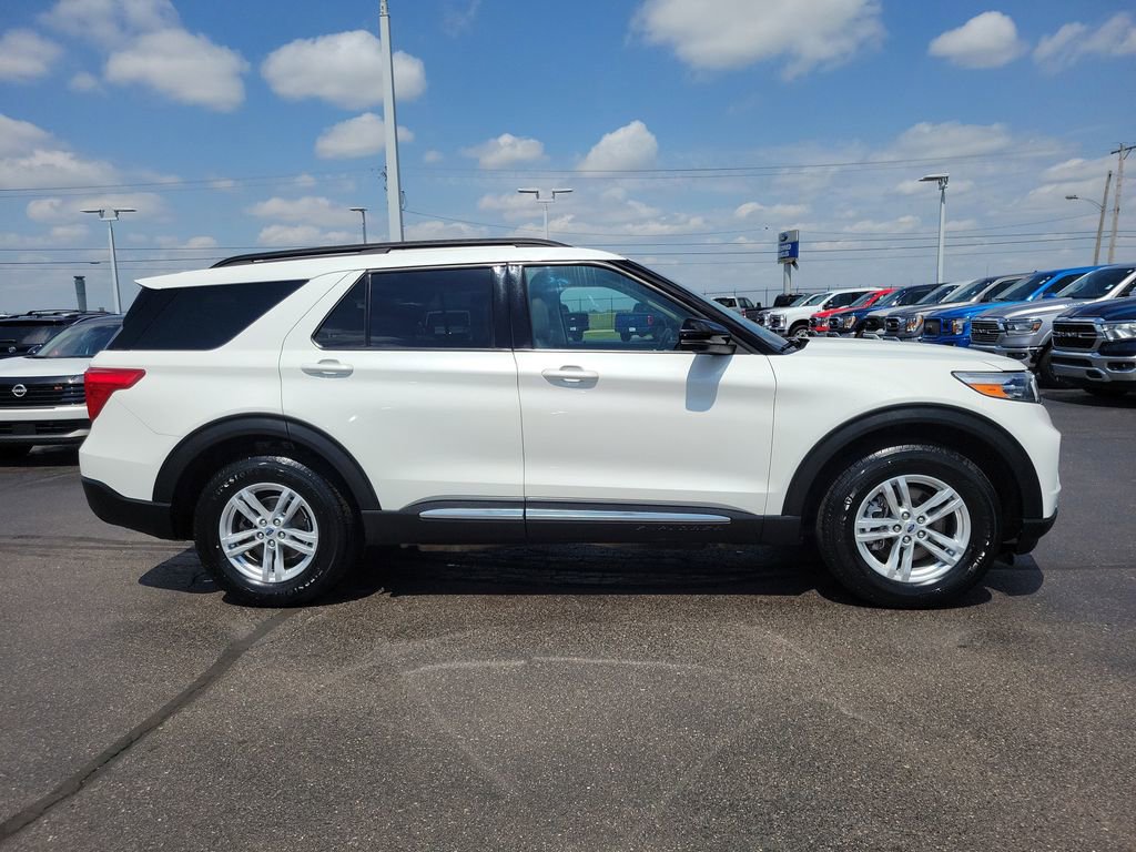 Certified 2023 Ford Explorer XLT w/ Equipment Group 202A AWD/4WD image 3