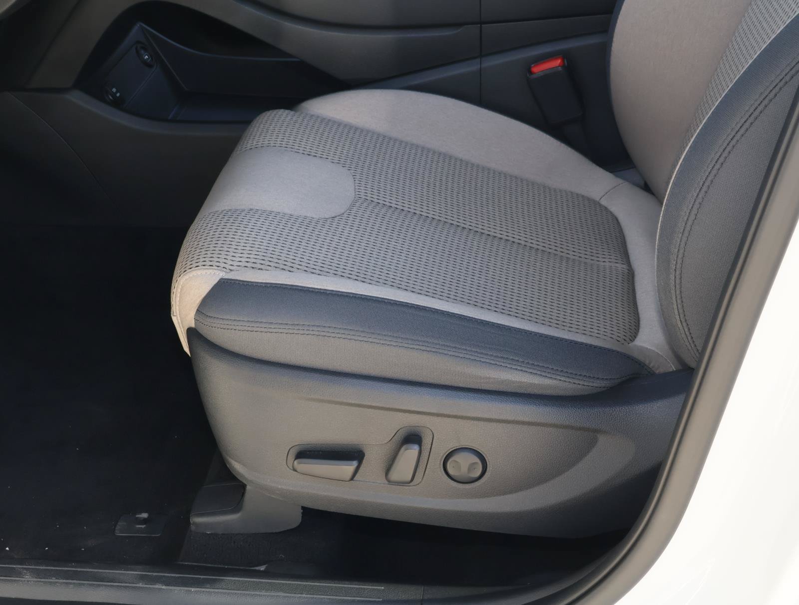 Used 2023 Hyundai Santa Fe SEL FWD image 13