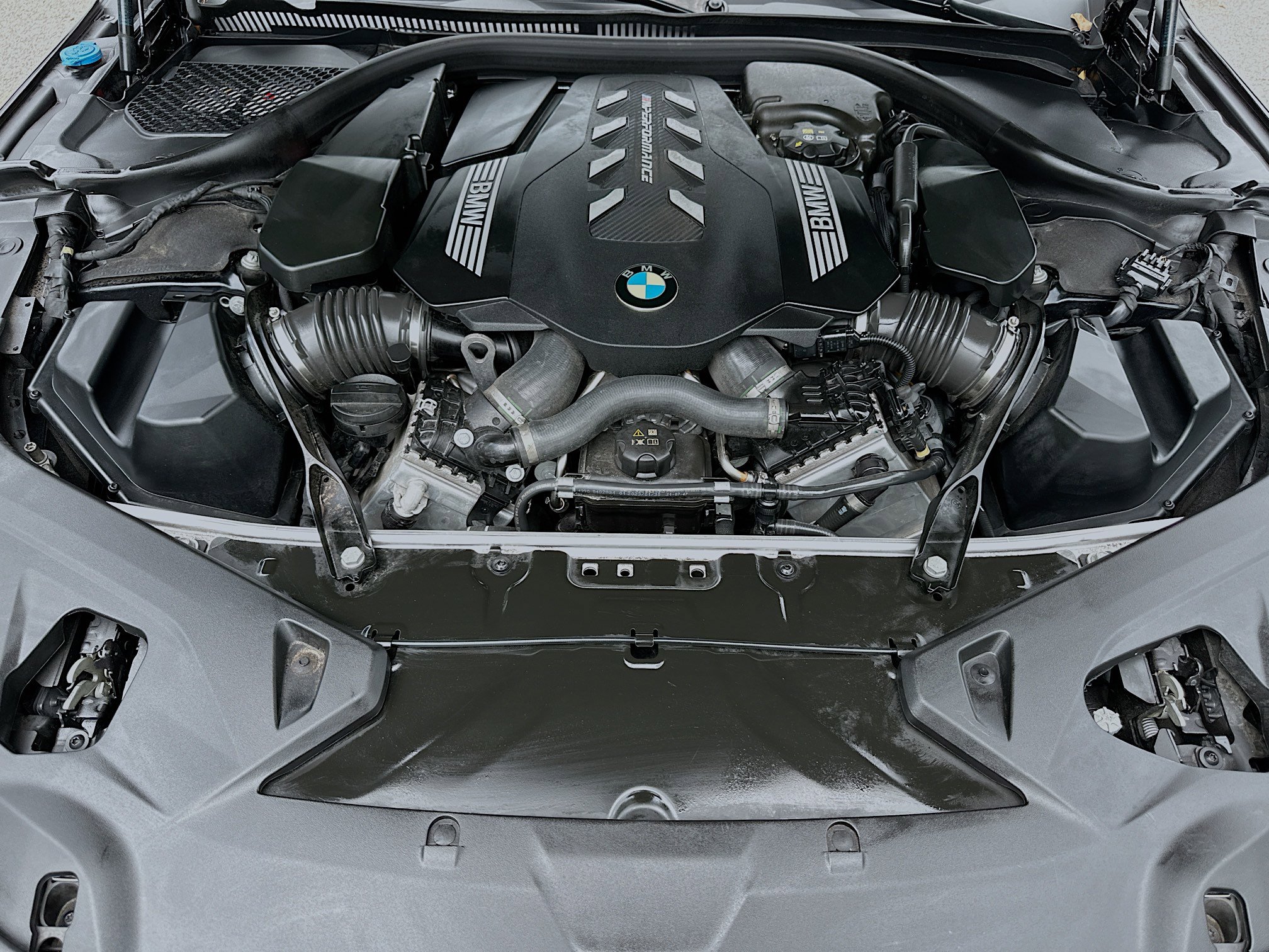 Used 2024 BMW M850i xDrive Convertible AWD/4WD image 32