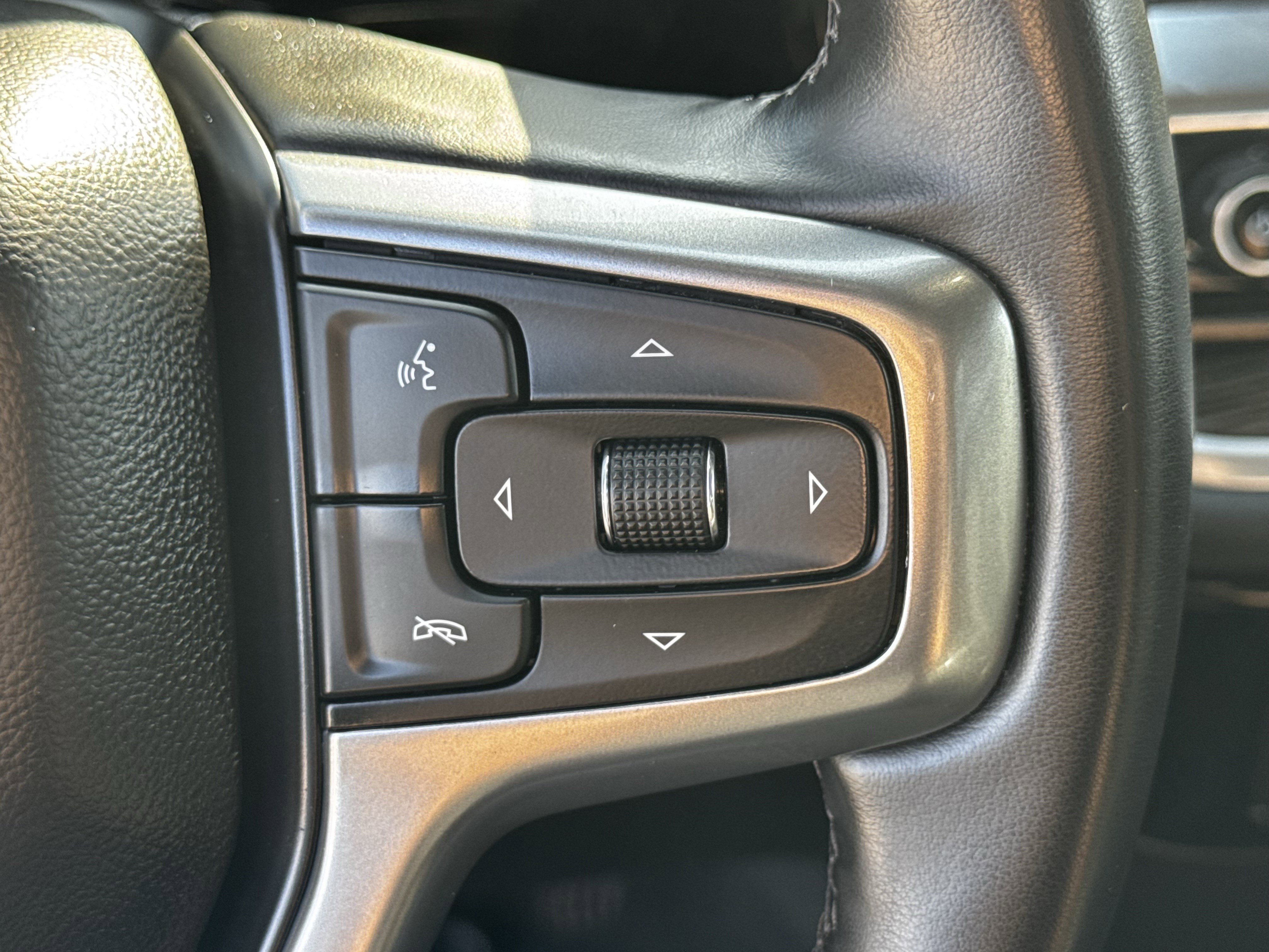 Used 2025 Chevrolet Silverado 2500 LT w/ Convenience Package image 24